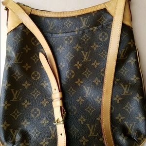 Louis Vuitton MM Odeon Cross-body Bag